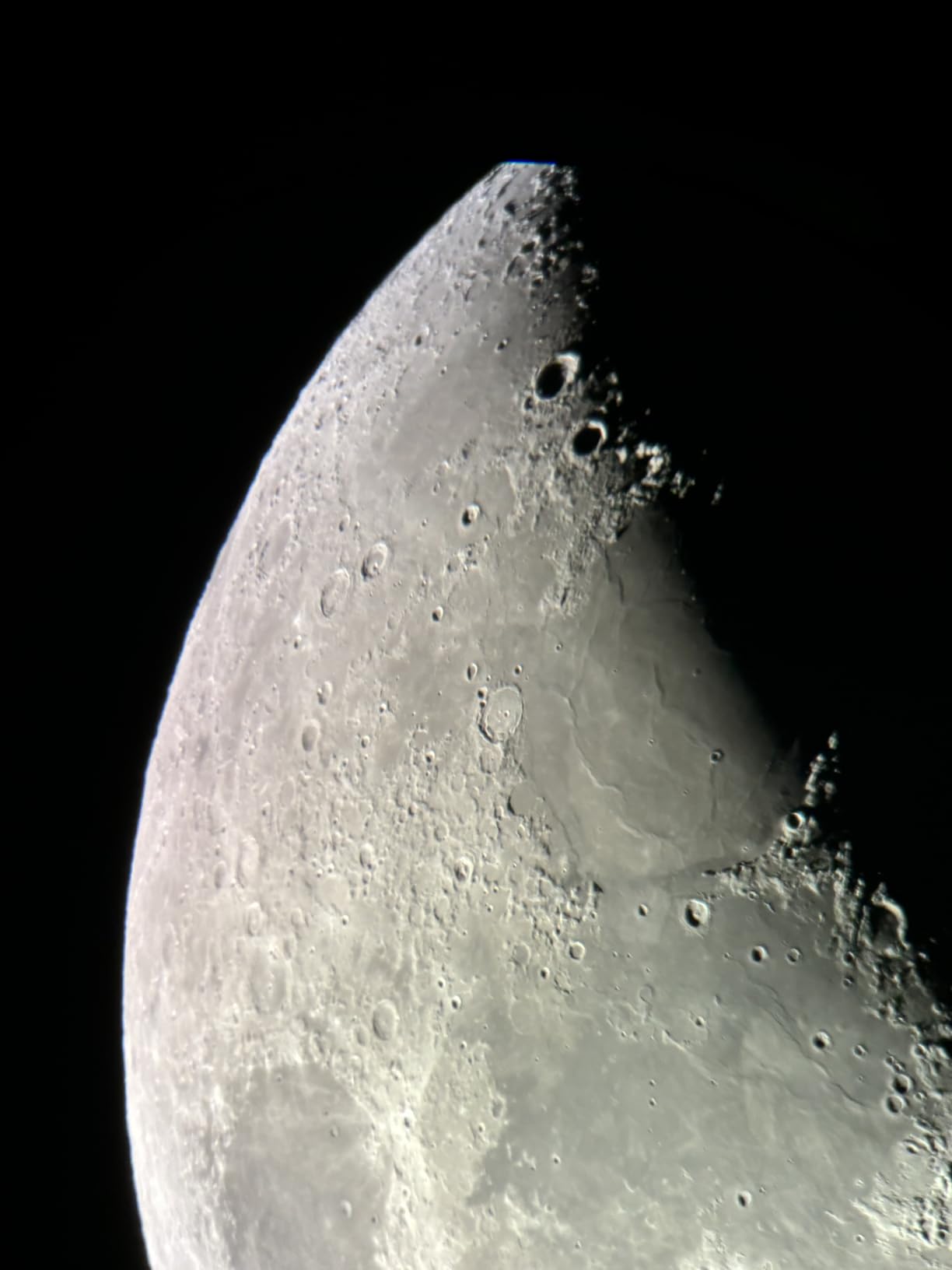 Celestron NexStar 8SE Computerized Telescope – 8-Inch Schmidt-Cassegrain Optical Tube – Fully Automated GoTo Mount with SkyAlign – Ideal for Beginners and Advanced Users – 40,000+ Object Database - Customer Photo 2