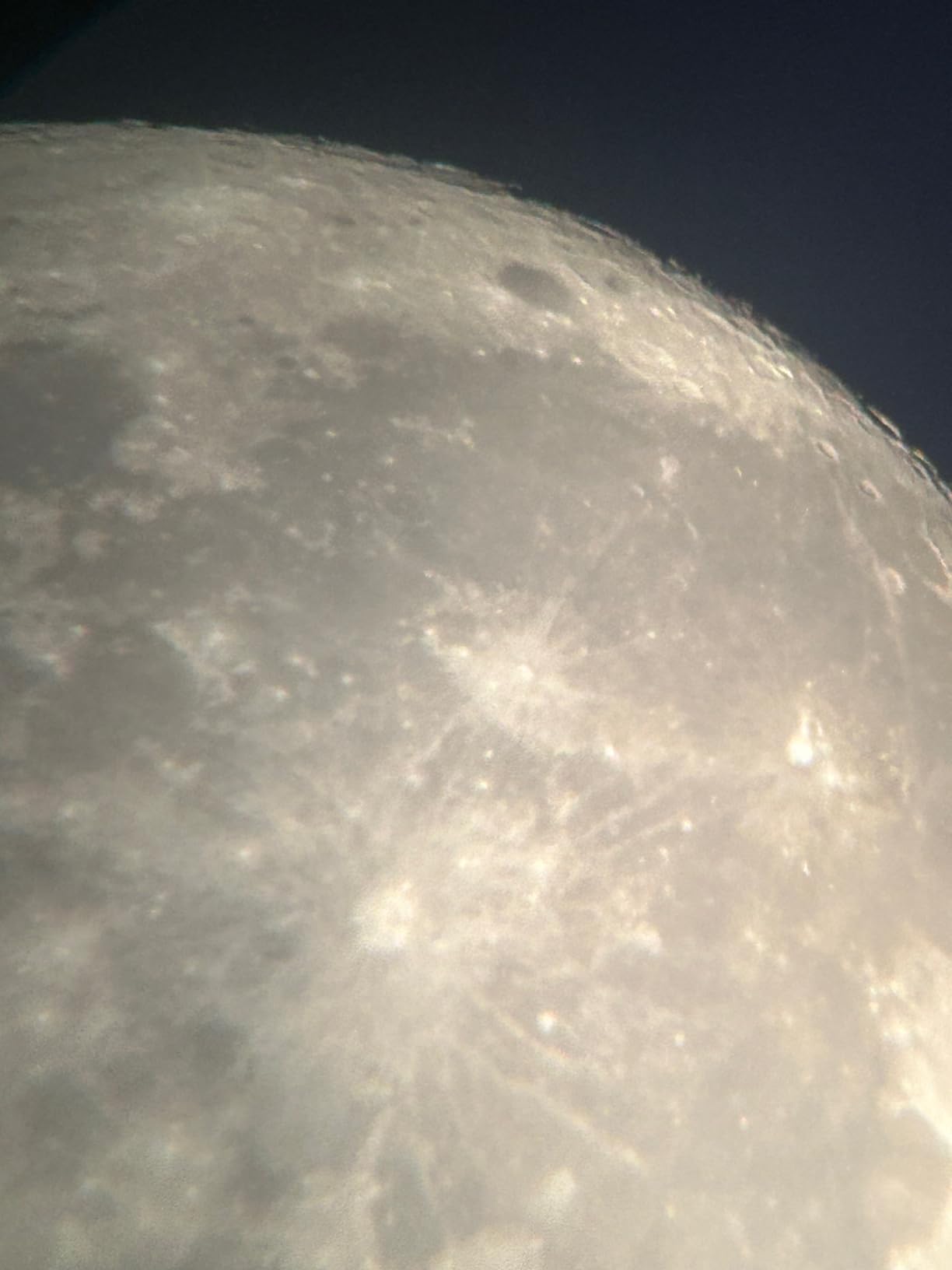 Celestron - 114LCM Computerized Newtonian Telescope - Telescopes for Beginners - 2 Eyepieces - Full-Height Tripod - Motorized Altazimuth Mount - Large 114mm Newtonian Reflector - Customer Photo 2