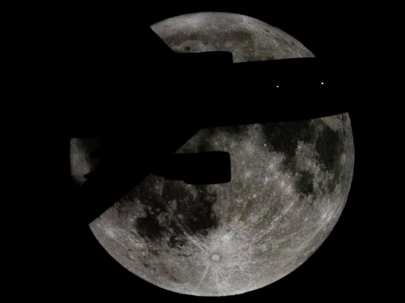 Celestron 22087 NexStar 90SLT-Mak Portable Computerised Maksutov-Cassegrain Telescope with Quick-Release Fork-arm Mount, Accessory Tray and 'Starry Night' Special Edition Software Customer Review Celestron 22087 NexStar 90SLT-Mak Portable Computerised Maksutov-Cassegrain Telescope with Quick-Release Fork-arm Mount, Accessory Tray and 'Starry Night' Special Edition Software - Customer Photo 2