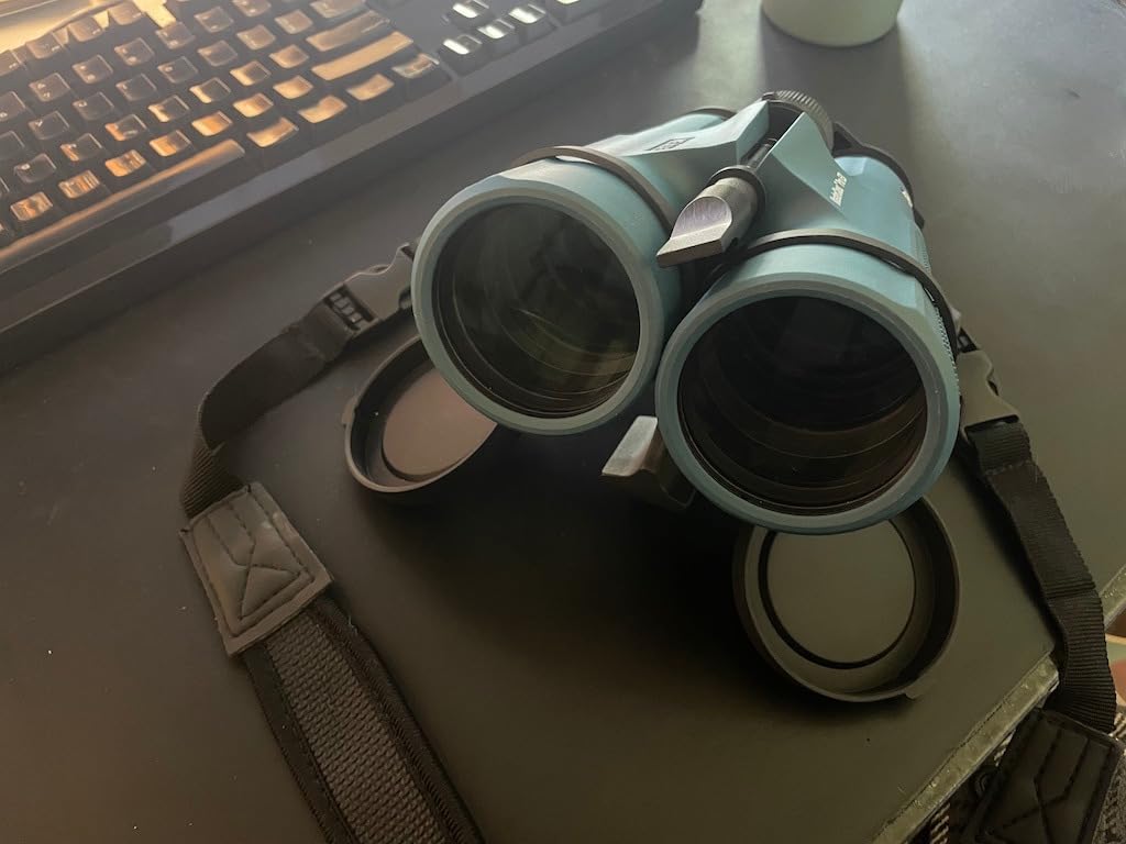 Celestron Roof and Porro Binocular Tripod Adapter - Customer Photo 1