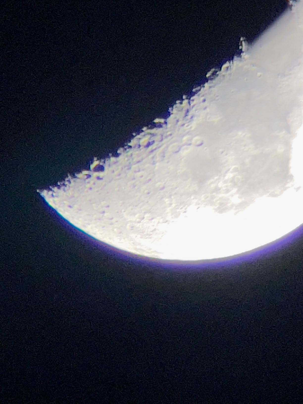 Celestron SkyMaster Giant 15x70 Binoculars with Tripod Adapter with Basic Smartphone Adapter 1.25 Celestron SkyMaster Giant 15x70 Binoculars with Tripod Adapter with Basic Smartphone Adapter 1.25