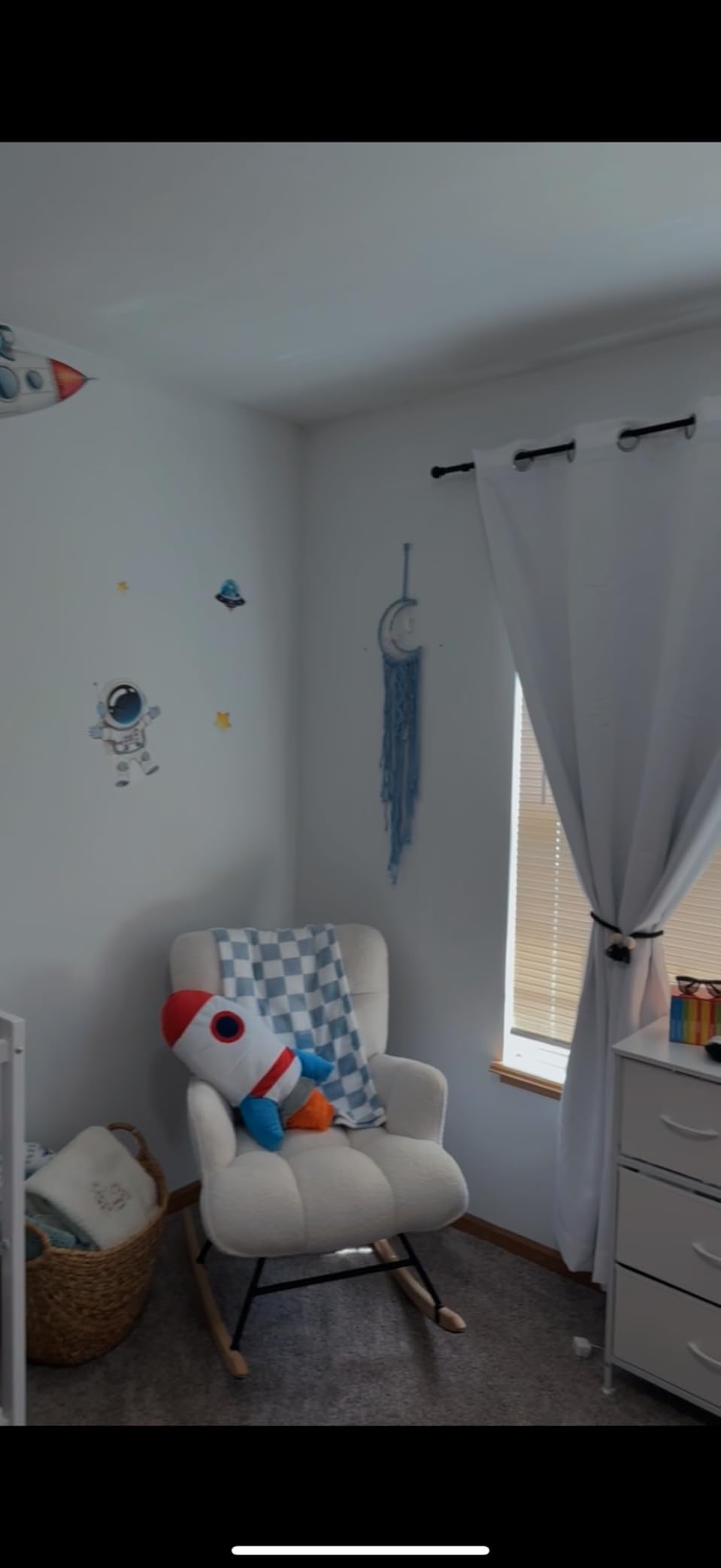 Amazon Basics Kids Room Décor, Space Rockets Decorative Pillow - Spaceship, Polyester, Assorted, 16.5