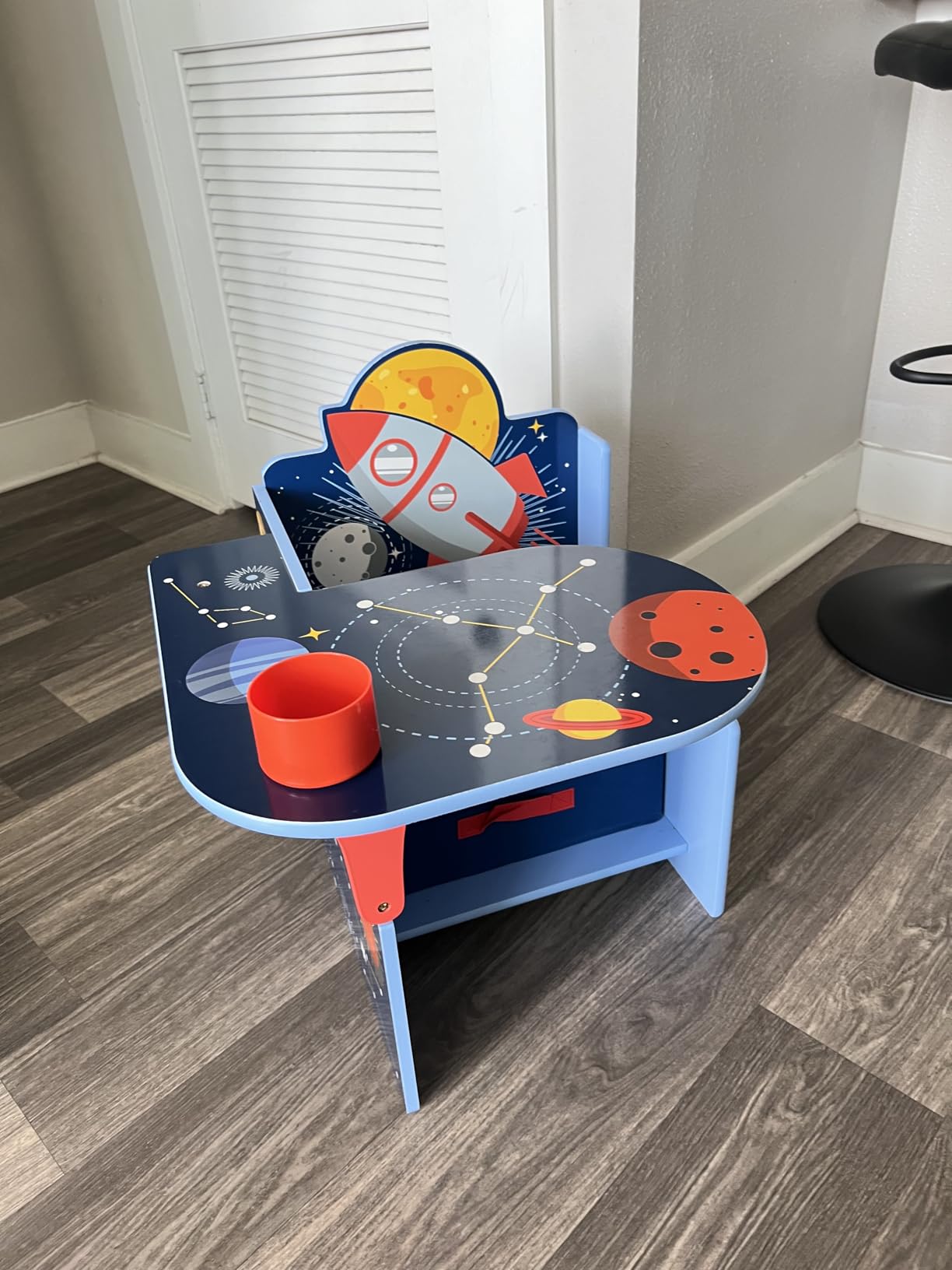 Delta Children Space Adventures Chair Desk with Storage Bin - Ideal for Arts & Crafts, Snack Time, Homeschooling, Homework & More - Greenguard Gold Certified, Blue - Customer Photo 2