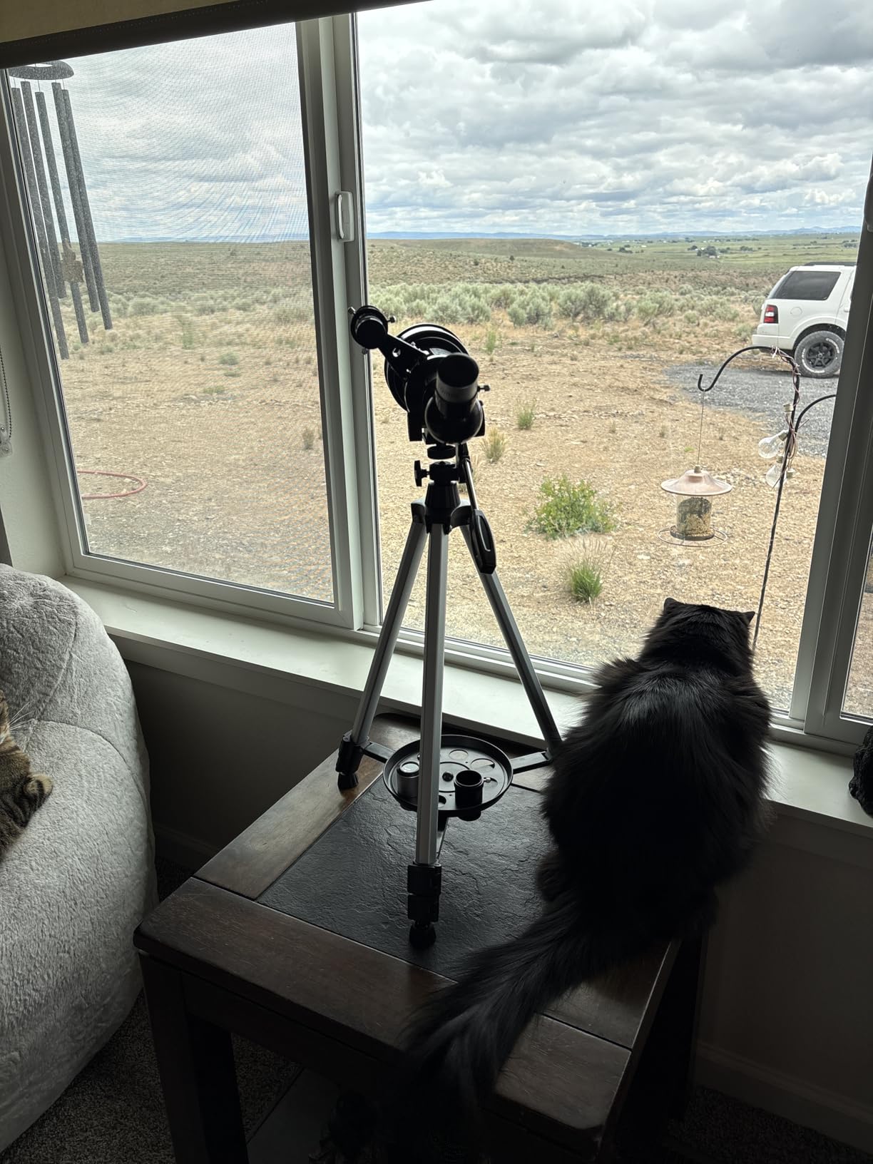 Telescope for Kids & Adults - 70mm Aperture 500mm AZ Mount Fully Multi-Coated Optics Astronomical refracting Portable Telescopes, with Tripod Phone Adapter, Carrying Bag, Remote Control White - Customer Photo 1