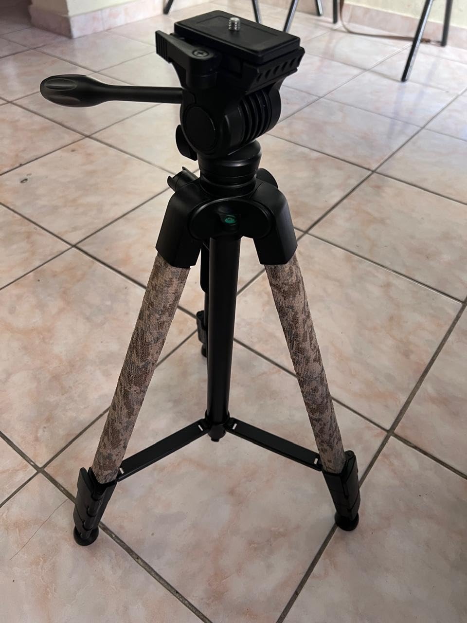 Binocular & Spotting Scope Tripod Stand - Universal Lightweight Travel Video Tripod - Compatible with Spotting Scope/Telescope/Astronomy Binoculars/DSLR - Customer Photo 2