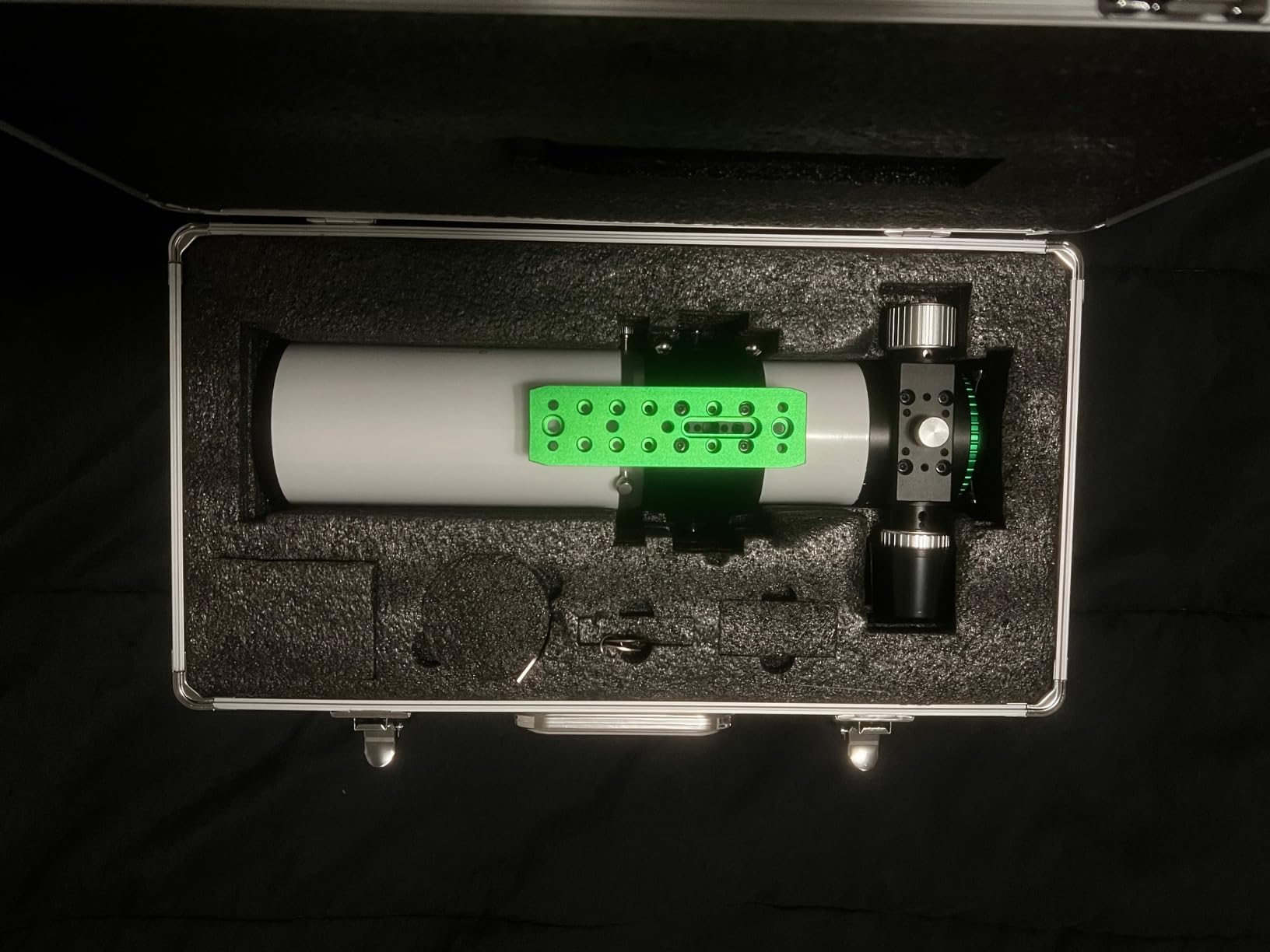 Sky-Watcher Evolux 82ED Doublet Apo Refractor Telescope- Compact and Procurable Optical Tube for Affordable Astrophotography, White (S11310) Customer Review Sky-Watcher Evolux 82ED Doublet Apo Refractor Telescope- Compact and Procurable Optical Tube for Affordable Astrophotography, White (S11310) - Customer Photo 1