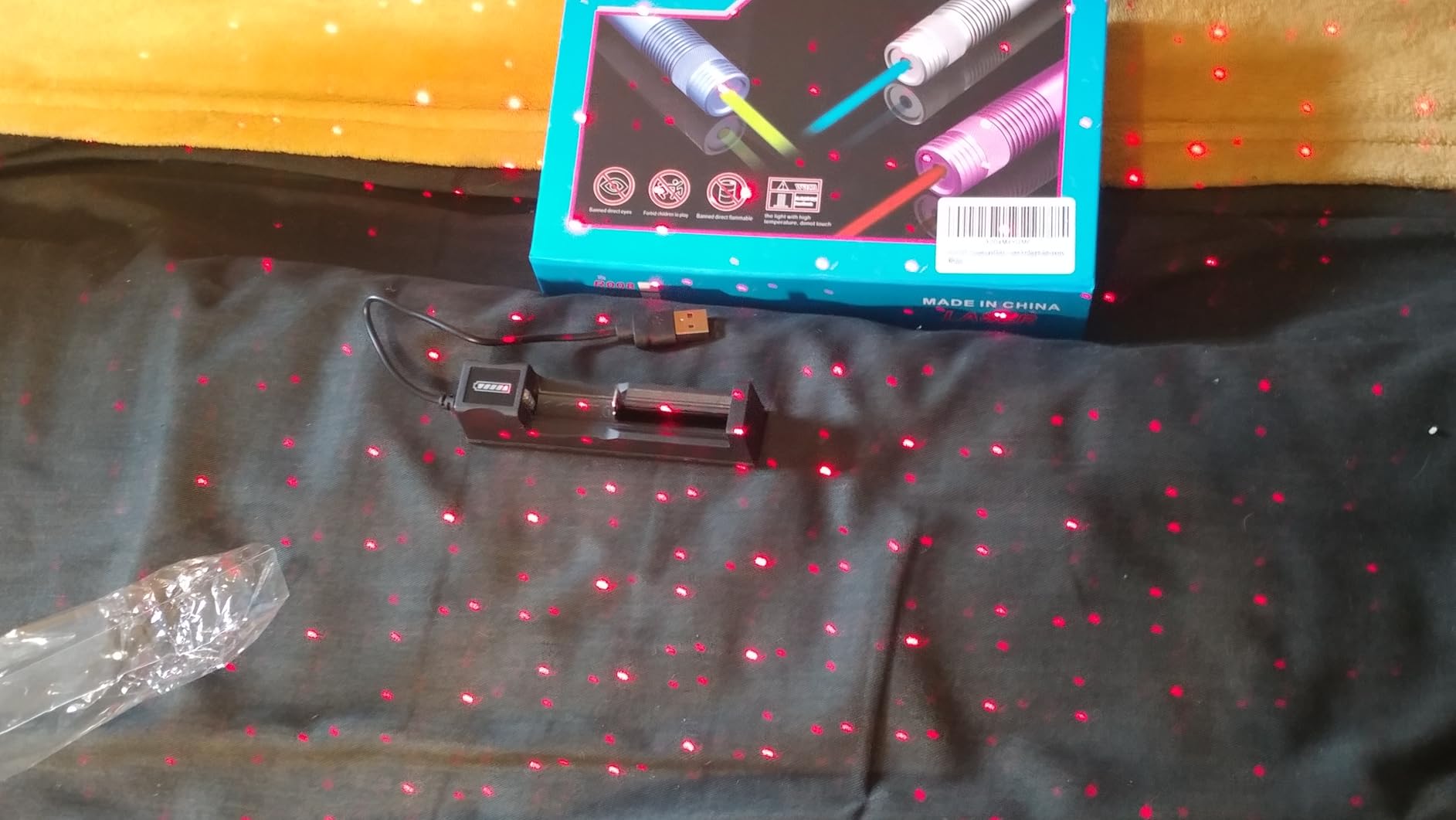 Green and Red 2 in 1 Long Range Laser Pointer, Rechargeable Flashlight with Green and Red Laser Pointer for Night Astronomy - Customer Photo 1