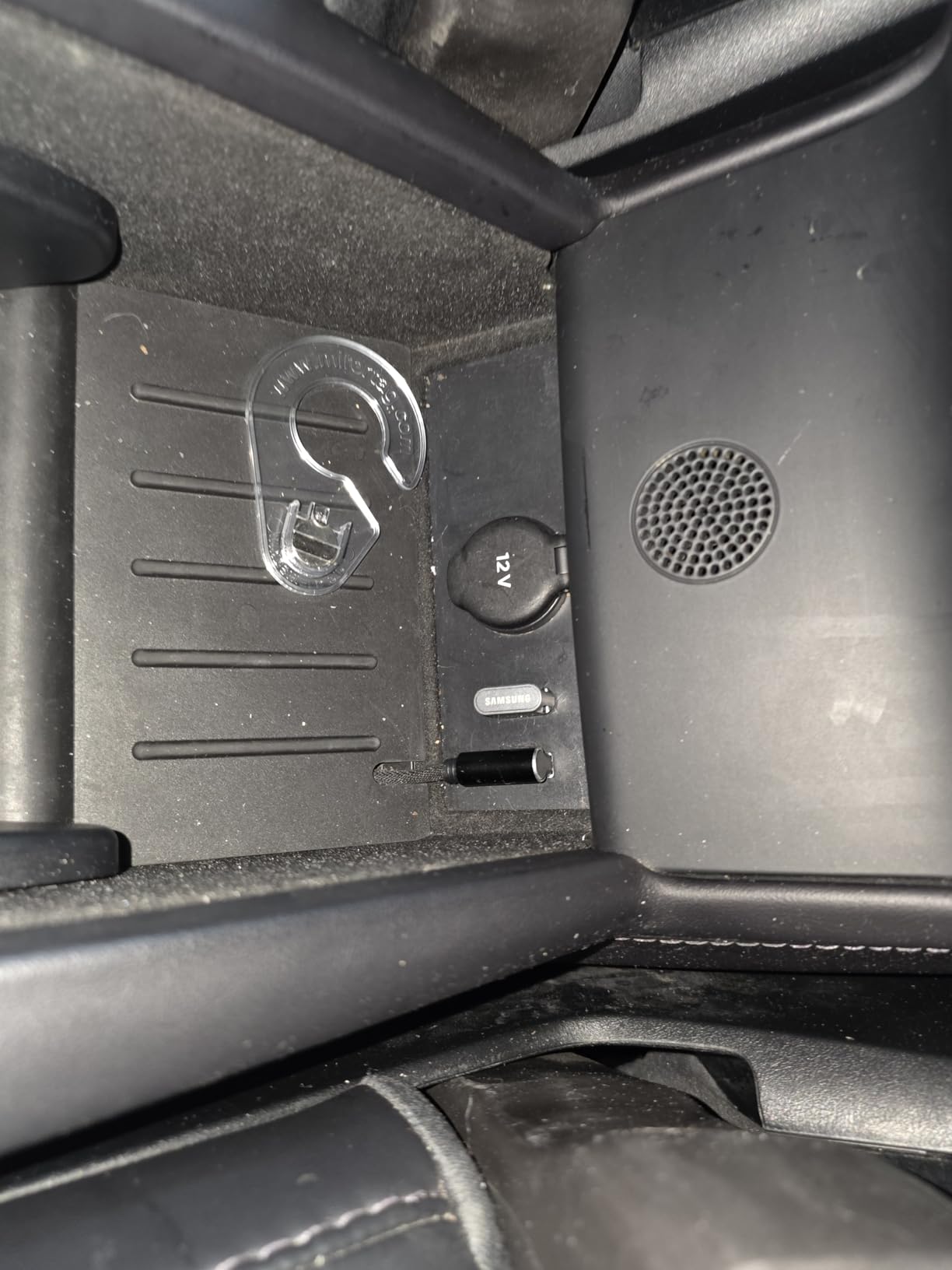 SAMSUNG FIT Plus 3.1 USB Flash Drive, 128GB, 400MB/s, Plug In and Stay, Storage Expansion for Laptop, Tablet, Smart TV, Car Audio System, Gaming Console, MUF-128AB/AM,Gunmetal Gray - Customer Photo 1