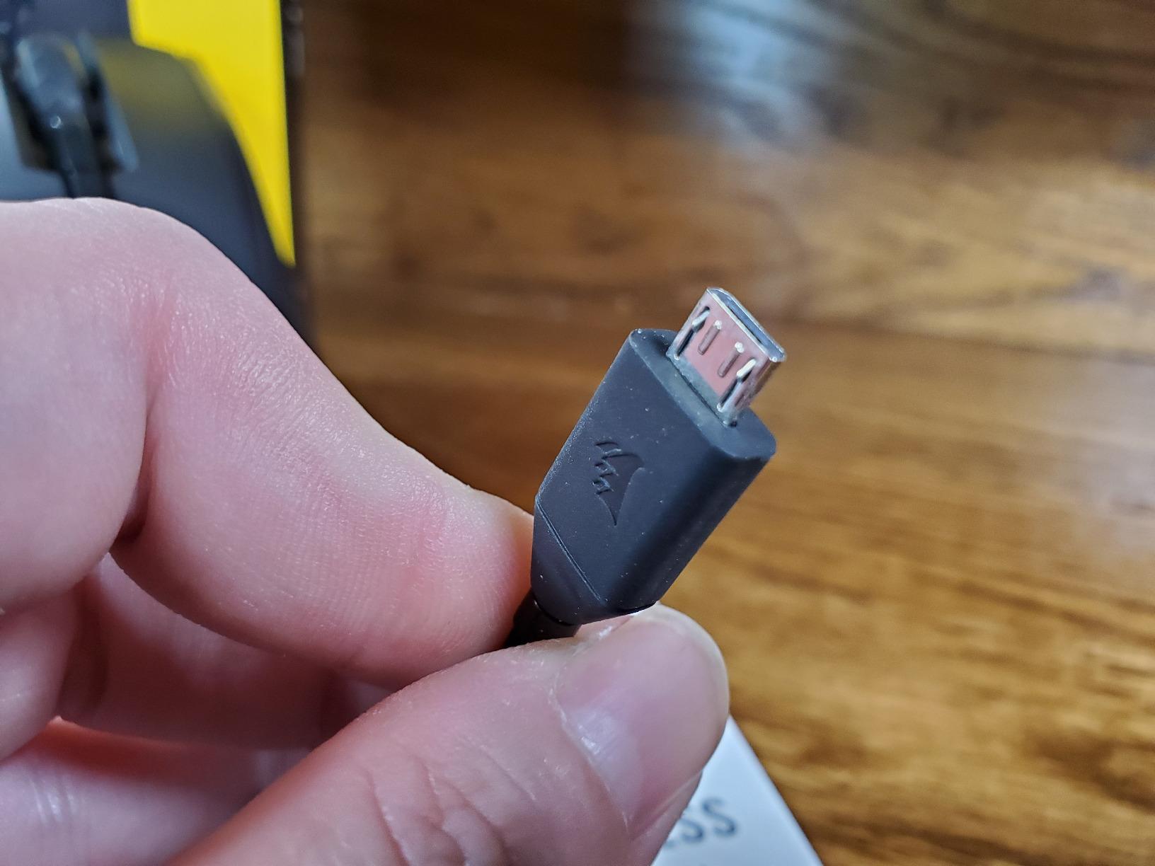 IRONCLAW RGB Wireless FPS/MOBA Gaming Mouse – 18,000 DPI – 10 Programmable Buttons – Designed for Large Hands – iCUE Compatible – PC, Mac, PS5, PS4, Xbox – Black - Customer Photo 1