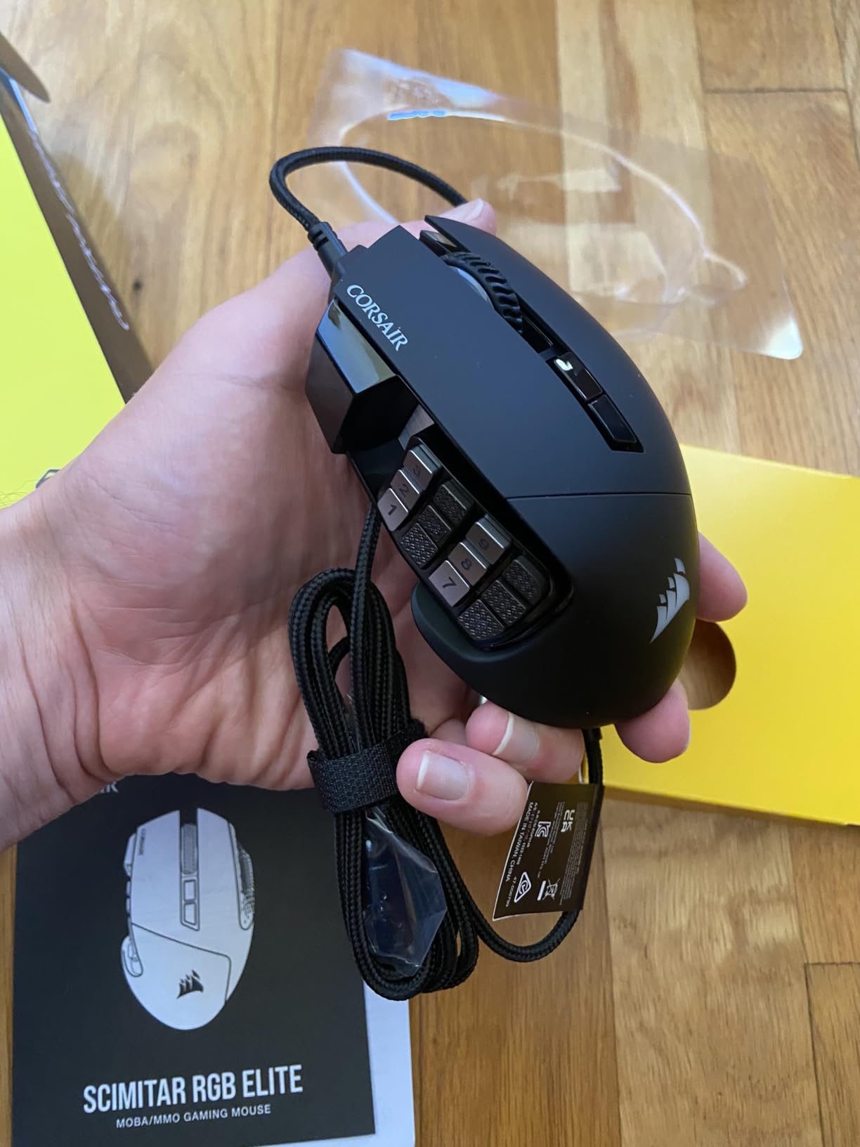 Scimitar RGB Elite Wired MOBA/MMO Gaming Mouse – 18,000 DPI – 17 Programmable Buttons – iCUE Compatible – PC, Mac, PS5, PS4, Xbox – Black - Customer Photo 2