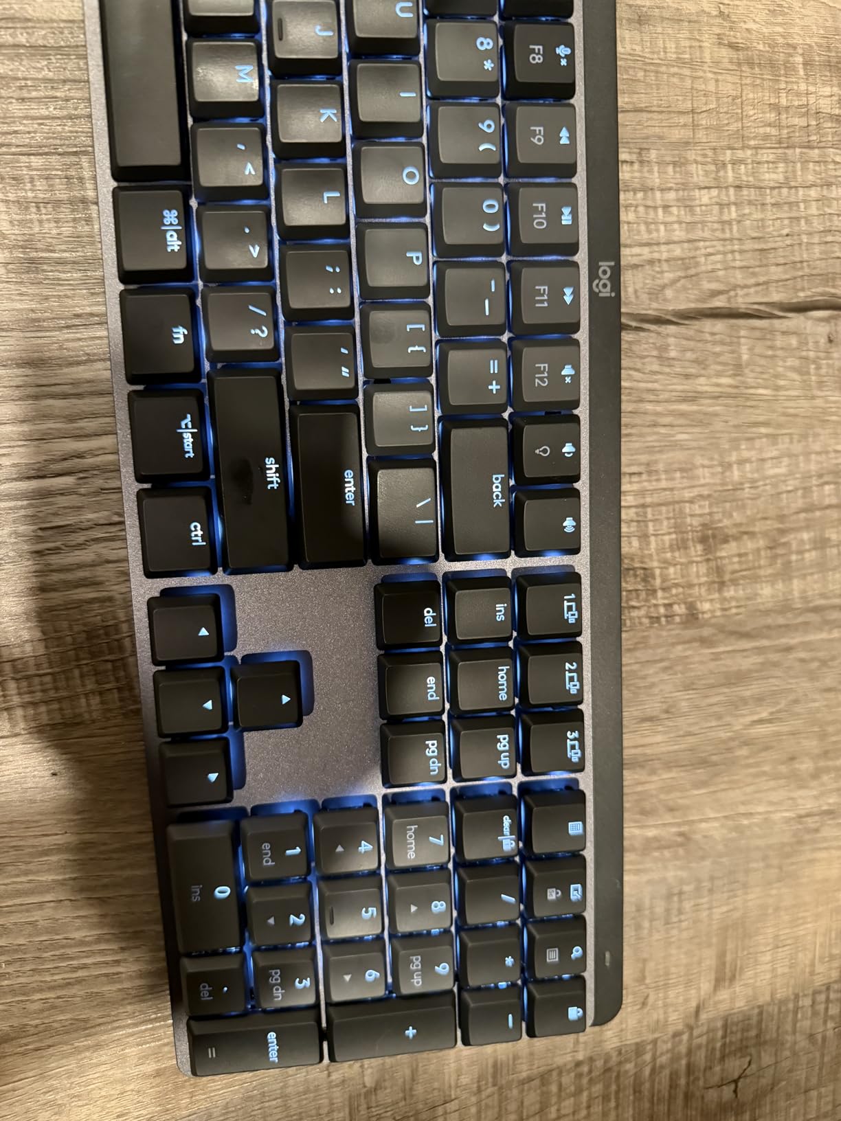 Logitech MX Mechanical Wireless Illuminated Performance Keyboard, Tactile Quiet Switches, Backlit Keys, Bluetooth, USB-C, macOS, Windows, Linux, iOS, Android, Metal, Graphite Customer Review Logitech MX Mechanical Wireless Illuminated Performance Keyboard, Tactile Quiet Switches, Backlit Keys, Bluetooth, USB-C, macOS, Windows, Linux, iOS, Android, Metal, Graphite - Customer Photo 5