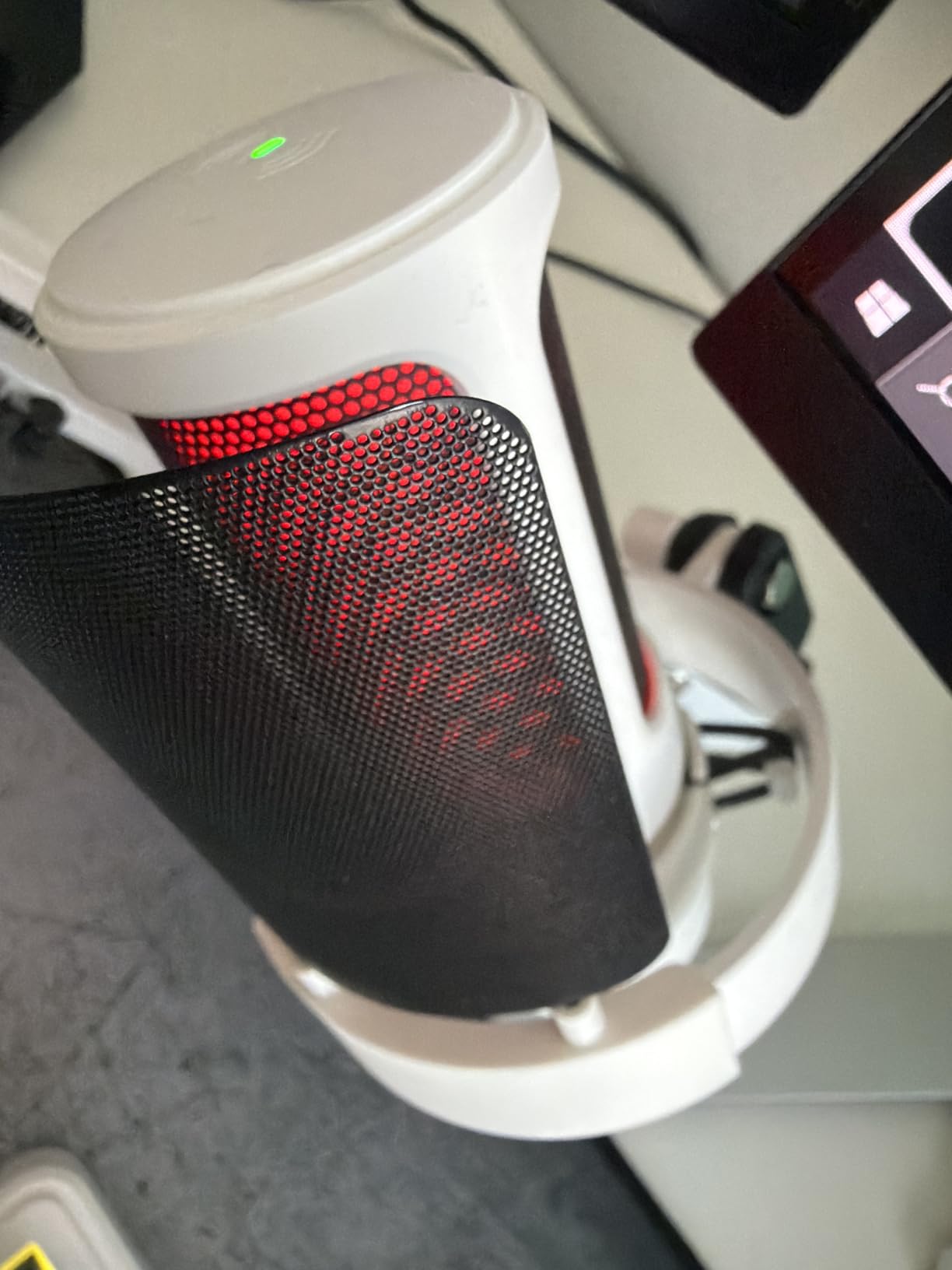 FIFINE USB Streaming Gaming Microphone, PC Condenser Desktop Mic for Video, Home use, YouTube, with RGB Control, Gain Knob, 3.5mm Headphone Jack, Shock Mount, on Computer/PS5-AmpliGame A8 Pink - Customer Photo 2