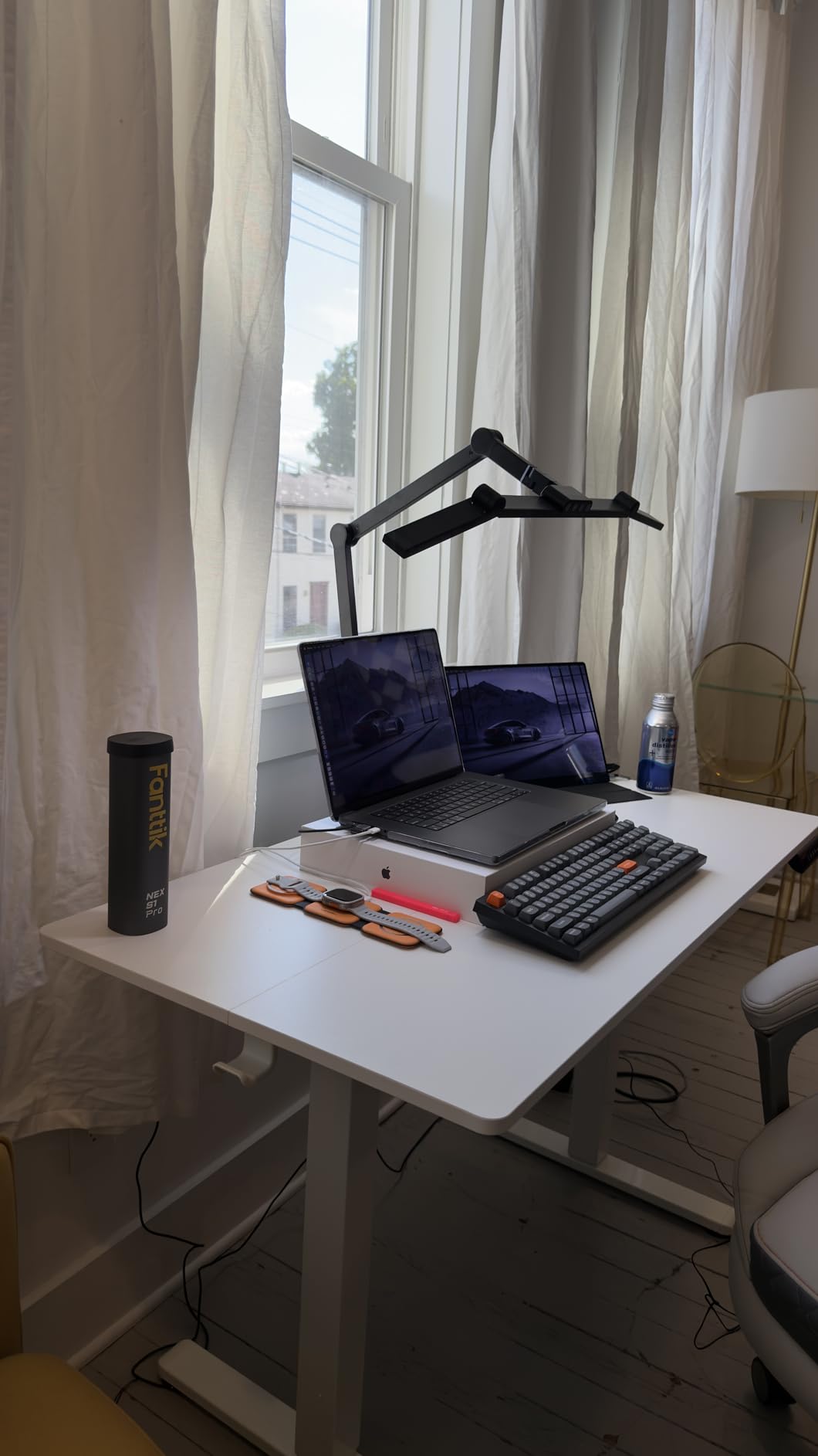 ErGear Height Adjustable Electric Standing Desk, 47.2 x 23.6 Inches Sit Stand up Desk, Memory Computer Home Office Desk with Two-Piece Desktop (Black) - Customer Photo 2