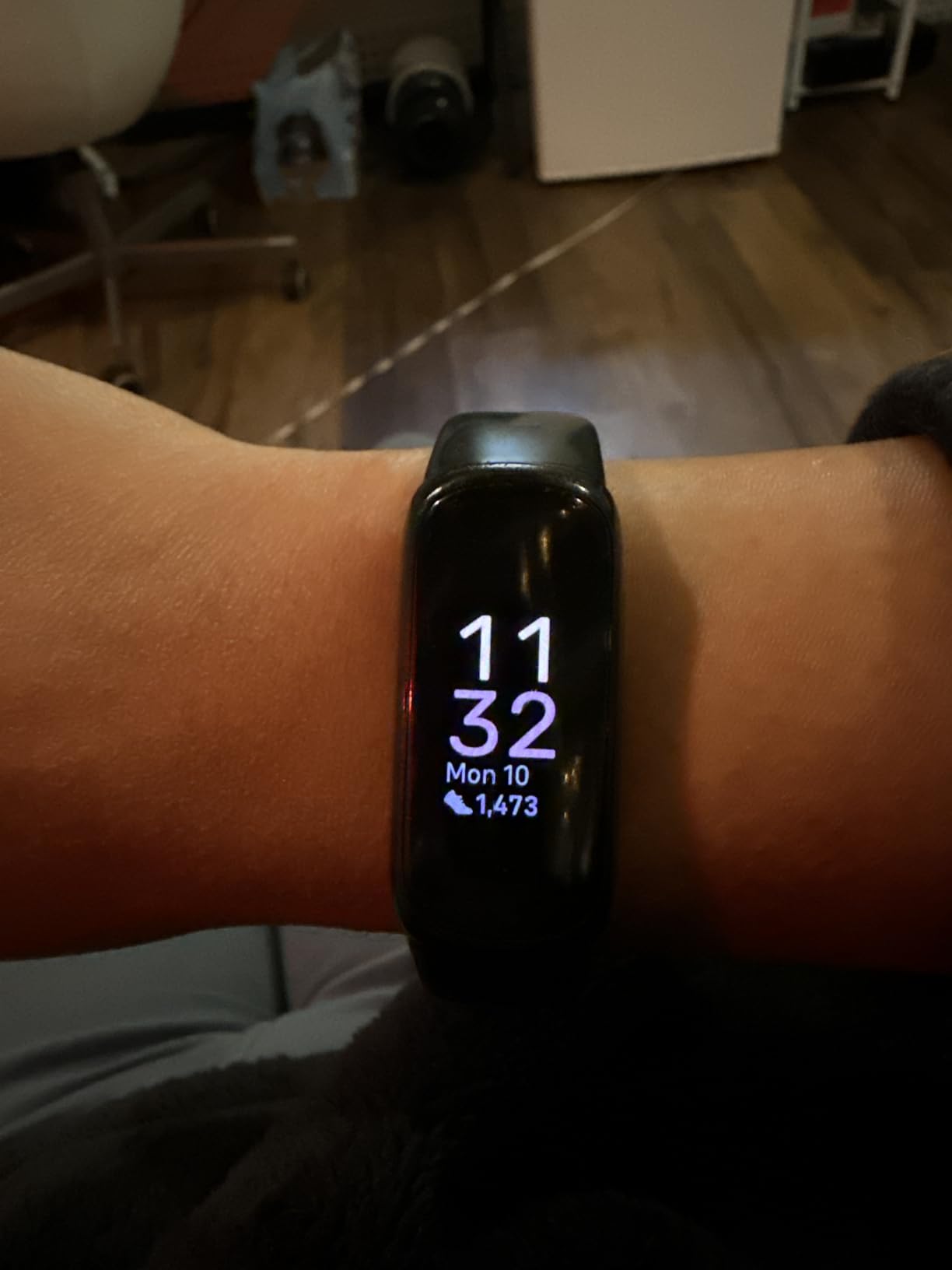 Fitbit Inspire 3 Health &-Fitness-Tracker with Stress Management, Workout Intensity, Sleep Tracking, 24/7 Heart Rate and more, Midnight Zen/Black One Size (S & L Bands Included) - Customer Photo 1