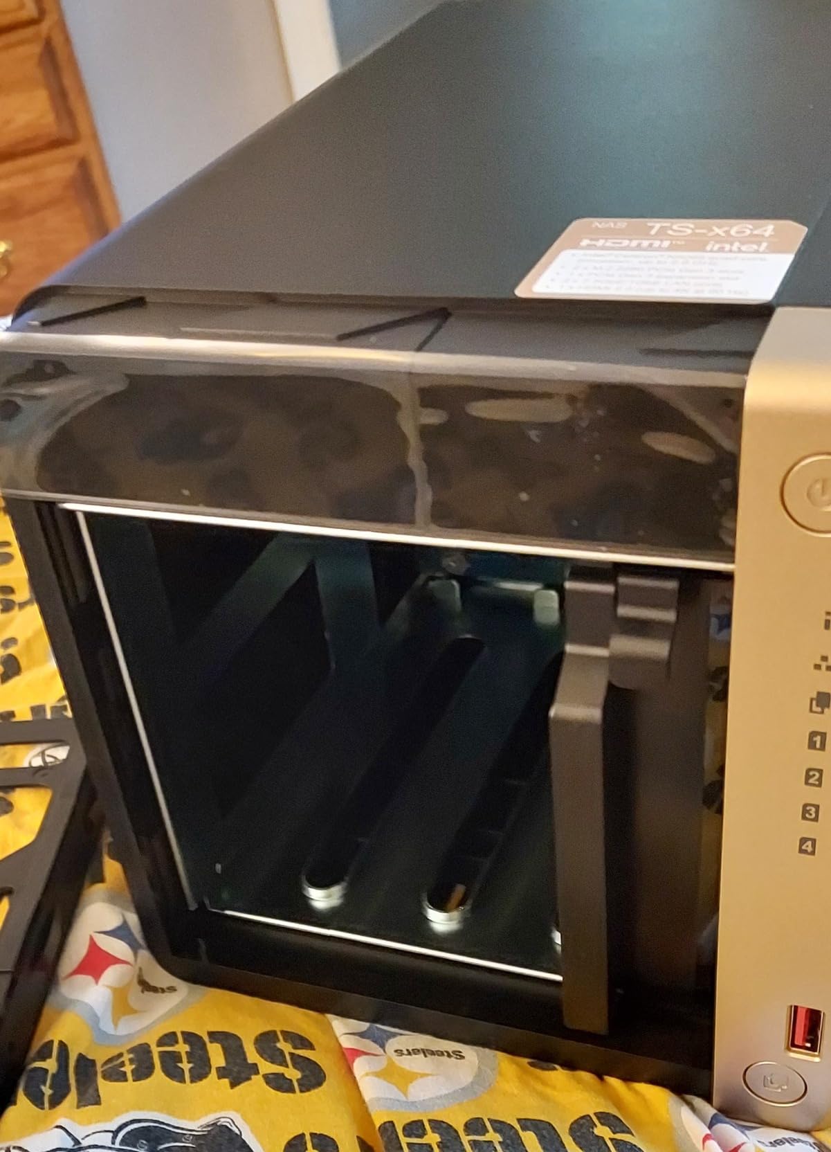 QNAP TS-464-8G-US 4 Bay High-Performance Desktop NAS with Intel Celeron Quad-core Processor, M.2 PCIe Slots and Dual 2.5GbE (2.5G/1G/100M) Network Connectivity (Diskless) Customer Review QNAP TS-464-8G-US 4 Bay High-Performance Desktop NAS with Intel Celeron Quad-core Processor, M.2 PCIe Slots and Dual 2.5GbE (2.5G/1G/100M) Network Connectivity (Diskless) - Customer Photo 2