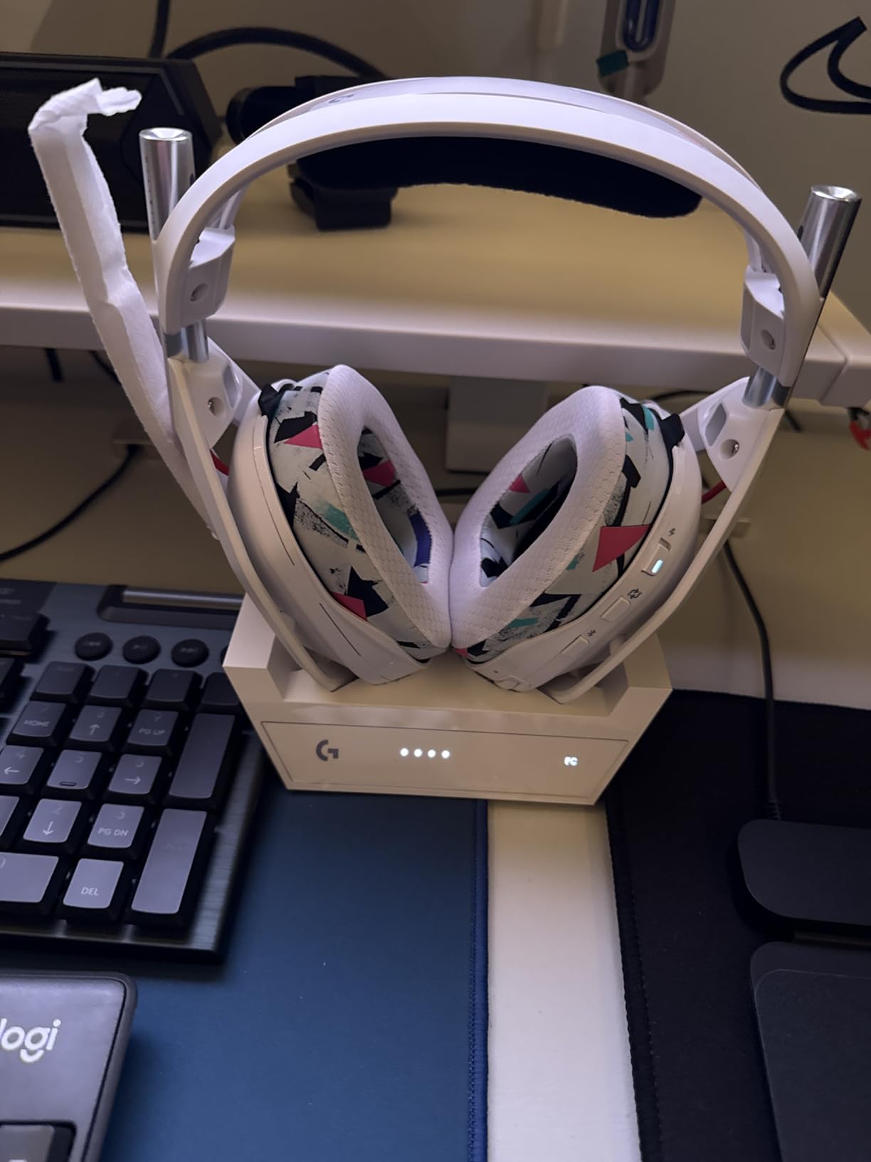 Logitech G Astro A50 X Omni-Platform Wireless Gaming Headset + Base Station for PS5, Xbox, PC: PLAYSYNC Video & Audio Switcher, HDMI 2.1 4K 120Hz VRR, <24 bit/48 kHz, 24hr Battery, 2.4GHz & BT - Black - Customer Photo 2