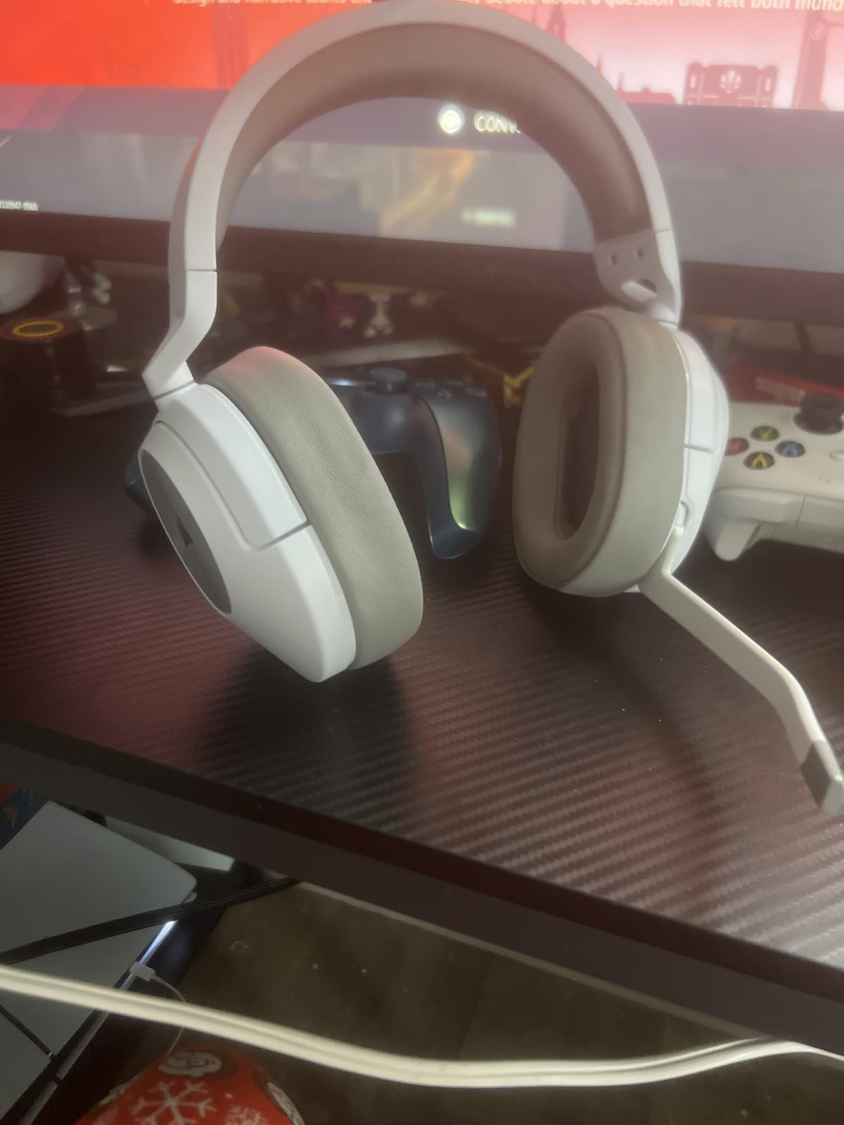 HS55 Wireless Multiplatform Lightweight Gaming Headset with Bluetooth - Dolby 7.1 Surround Sound - iCUE Compatible - PC, PS5, PS4, Nintendo Switch, Mobile - Black - Customer Photo 2