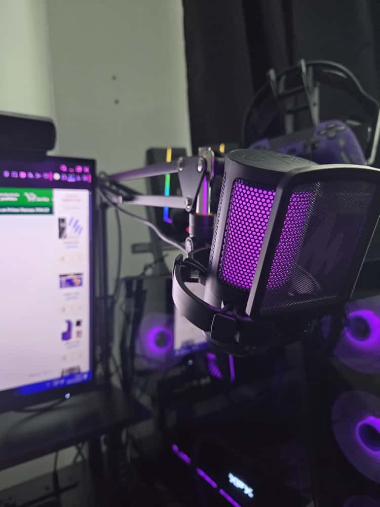 MAONO Gaming USB Microphone, Noise Cancellation Condenser Mic with Mute, Gain, Monitoring, Boom Arm Mic for Streaming, Podcast, Twitch, YouTube, Discord, PC, Computer, PS4, PS5, Mac, GamerWave DGM20S - Customer Photo 1