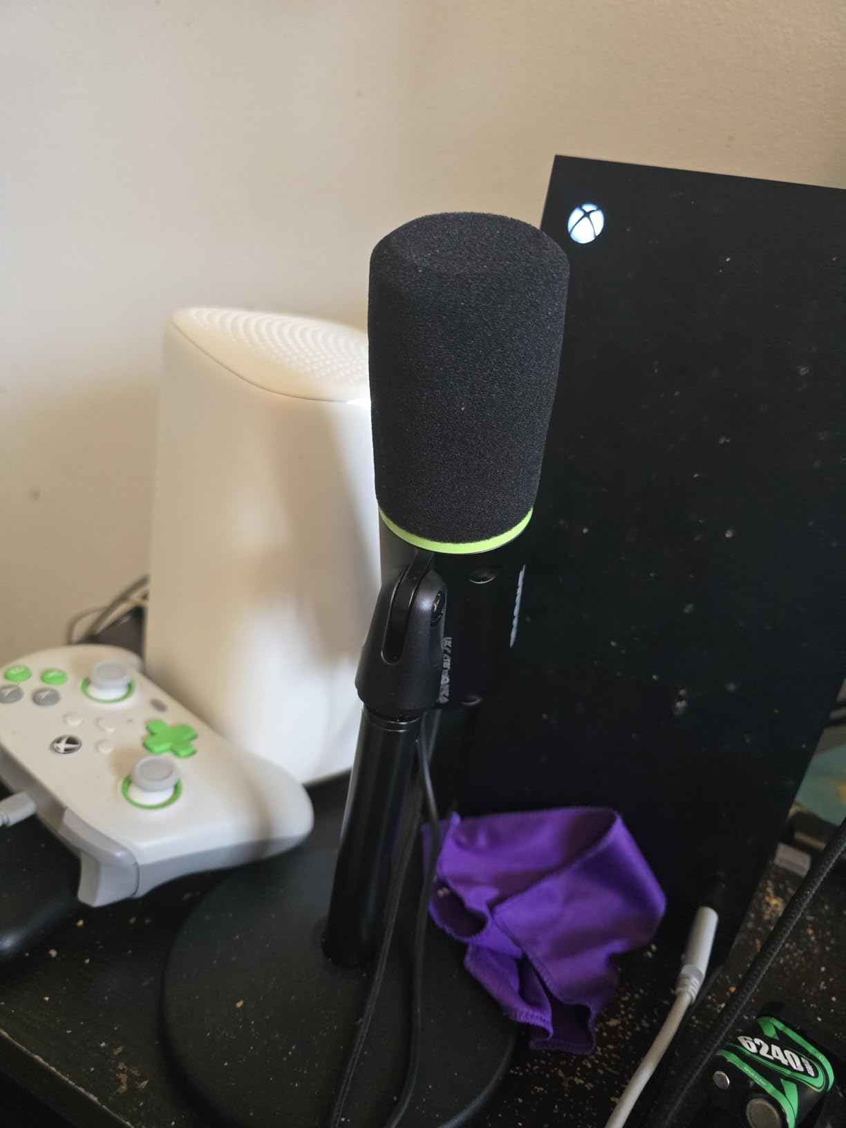 Shure MV6 Gaming Microphone – Dynamic USB Mic for PC Gaming & Streaming with Tap-to-Mute, Noise Cancellation, Desktop Stand & 3.5mm Headphone Monitoring, Black - Customer Photo 1