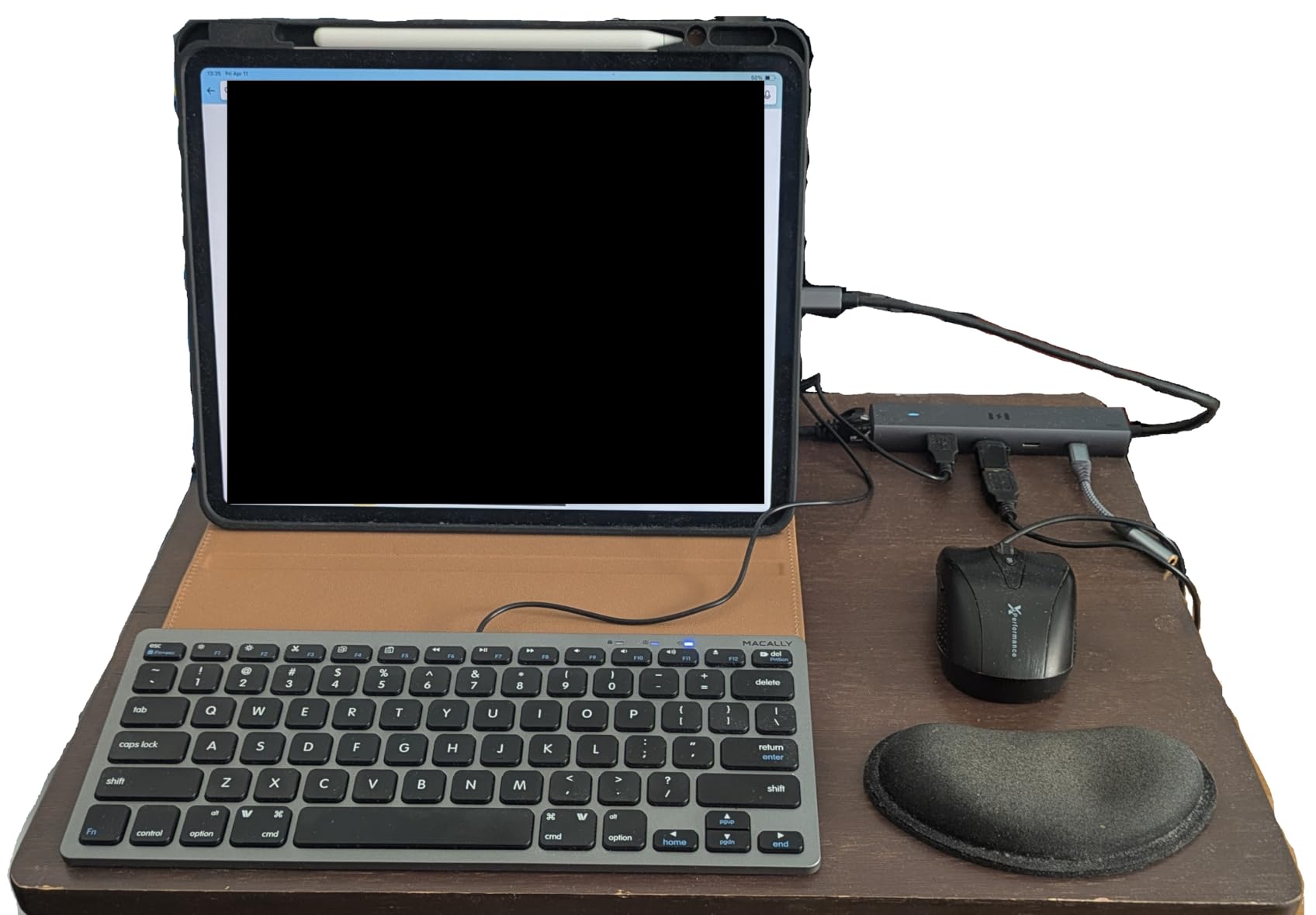 Apple iPad Air 13-inch with M3 chip Built for Apple Intelligence, Liquid Retina Display, 256GB, 12MP Front/Back Camera, Wi-Fi 6E, Touch ID, All-Day Battery Life — Space Gray - Customer Photo 3