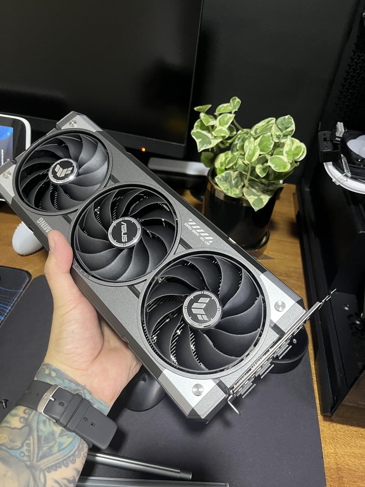 ASUS The SFF-Ready Prime GeForce RTX™ 5060 Ti 8GB GDDR7 OC Edition Graphics Card (PCIe® 5.0, 8GB GDDR7, HDMI®/DP 2.1, 2.5-Slot, Axial-tech Fans, Dual BIOS) - Customer Photo 2
