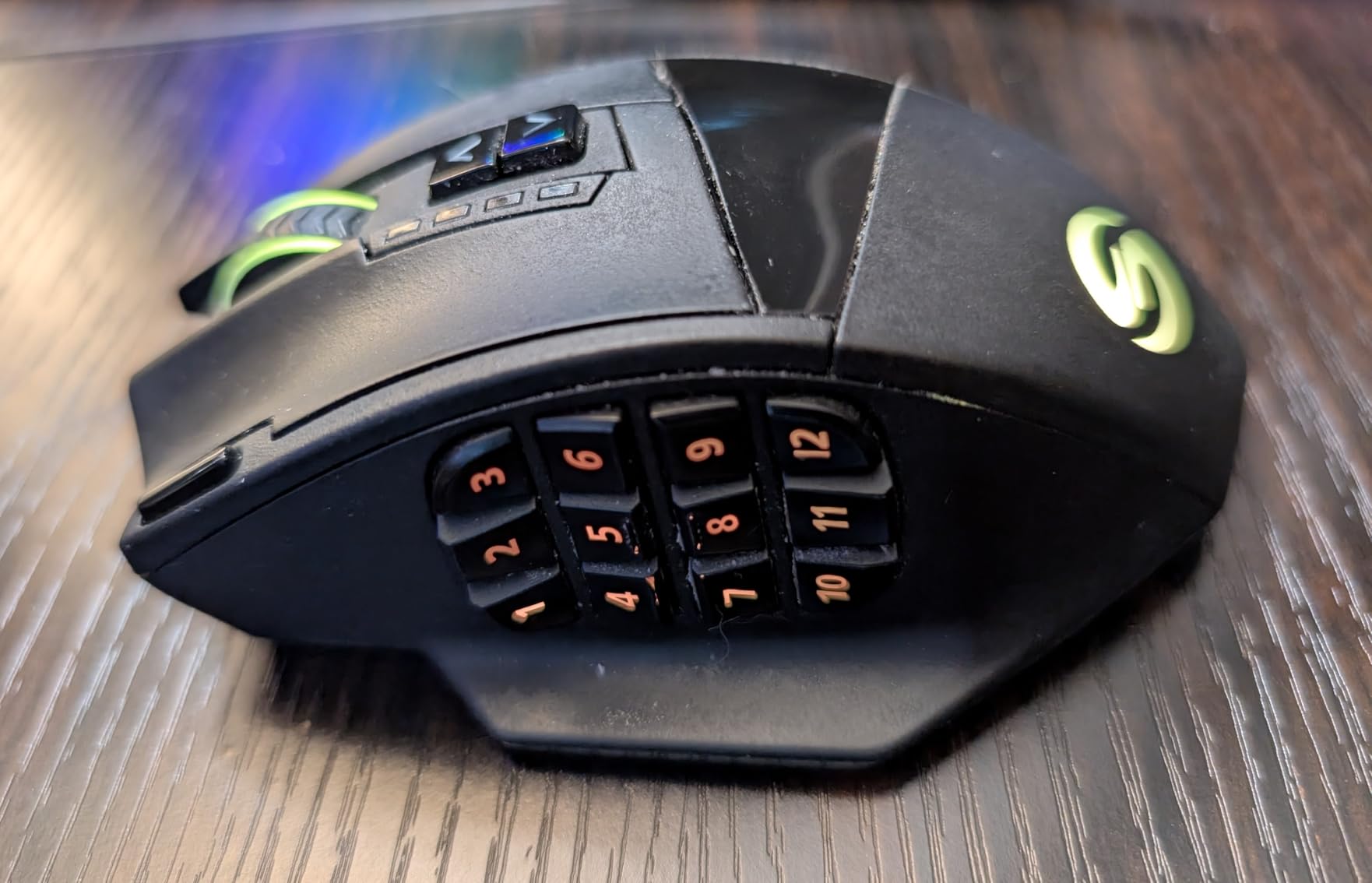 UtechSmart Venus Pro RGB Wireless MMO Gaming Mouse, 16,000 DPI Optical Sensor, 2.4 GHz Transmission Technology, Ergonomic Design, 16M Chroma RGB Lighting, 16 programmable Buttons, Up to 70 Hours - Customer Photo 1