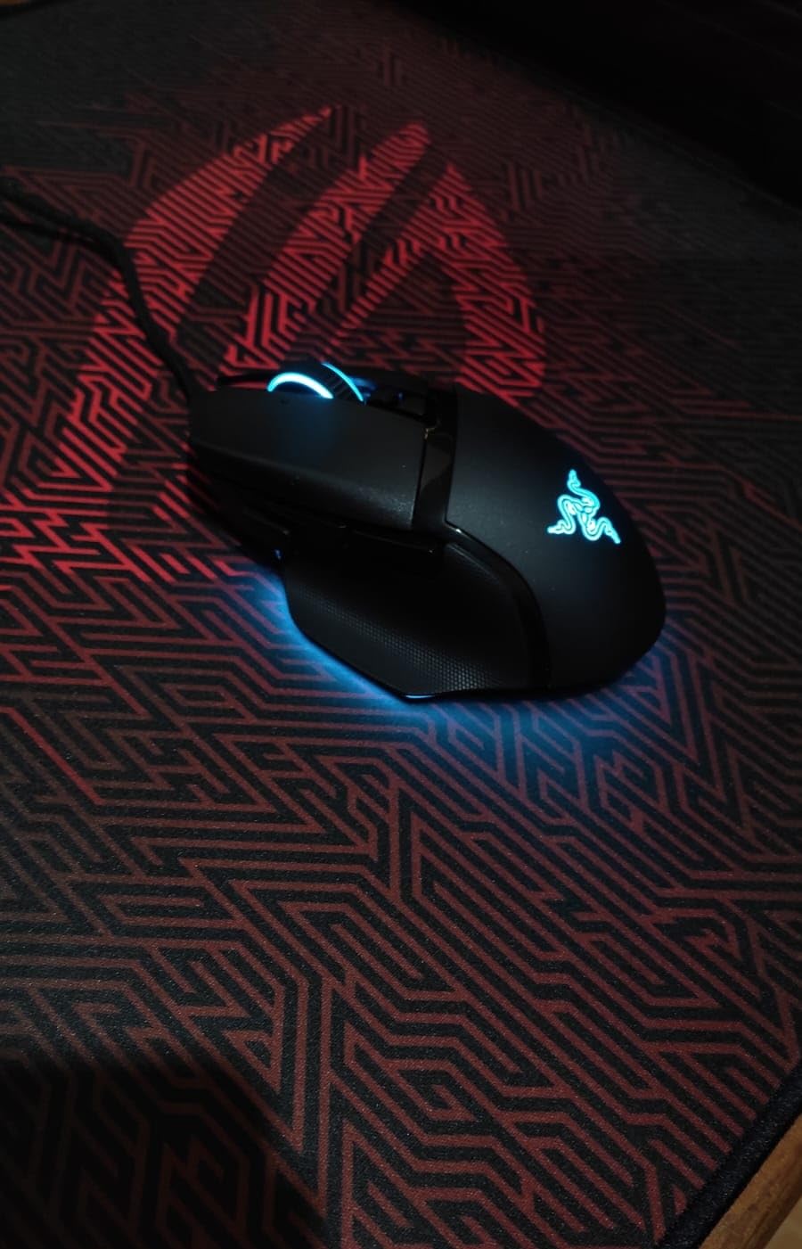 Razer Basilisk V3 Customizable Ergonomic Gaming Mouse: Fastest Gaming Mouse Switch - Chroma RGB Lighting - 26K DPI Optical Sensor - 11 Programmable Buttons - HyperScroll Tilt Wheel - Classic Black - Customer Photo 1