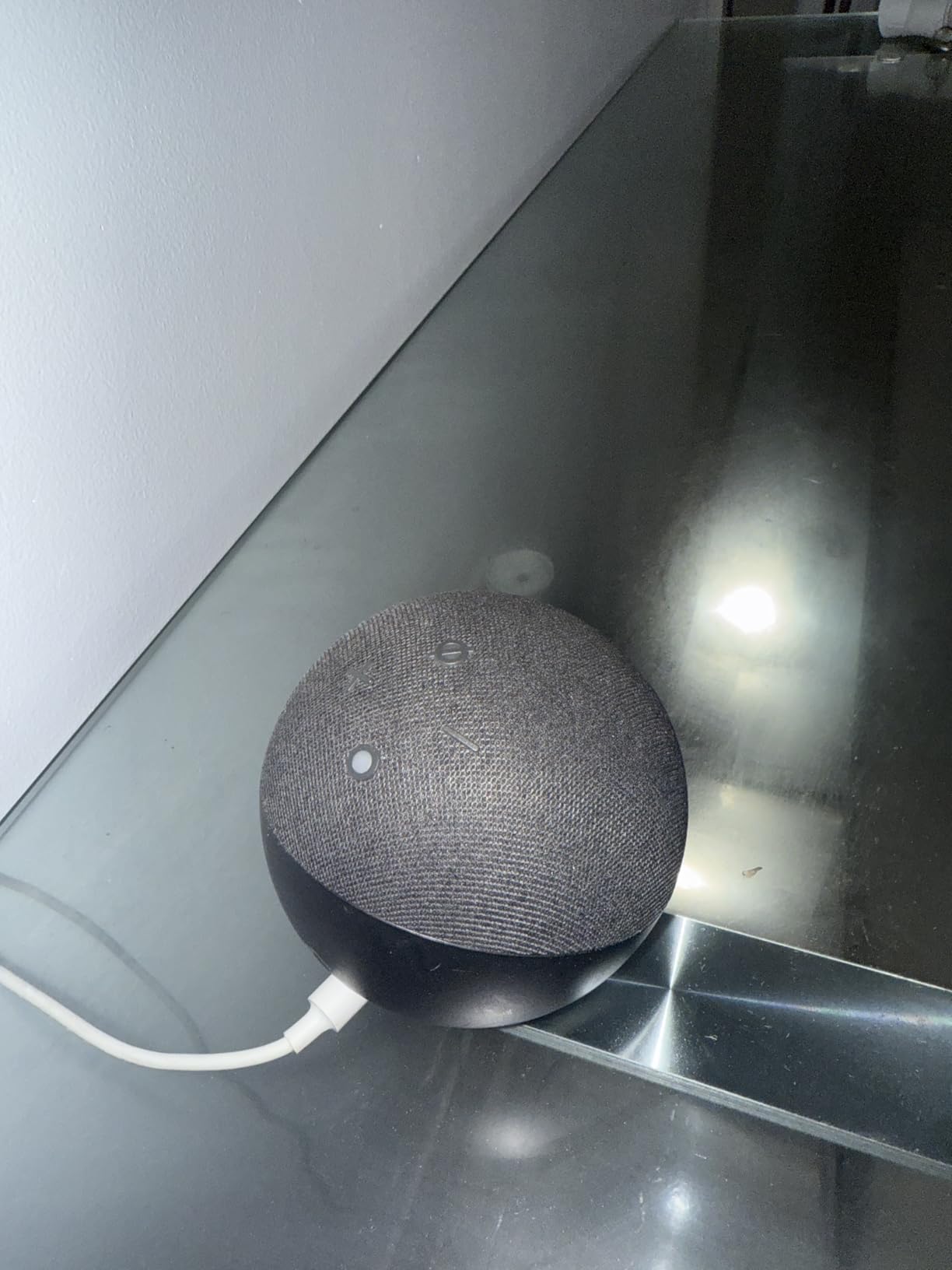 Like-New Amazon Echo Dot, Vibrant sounding Alexa speaker, Great for bedrooms, dining rooms and offices, Charcoal - Customer Photo 2