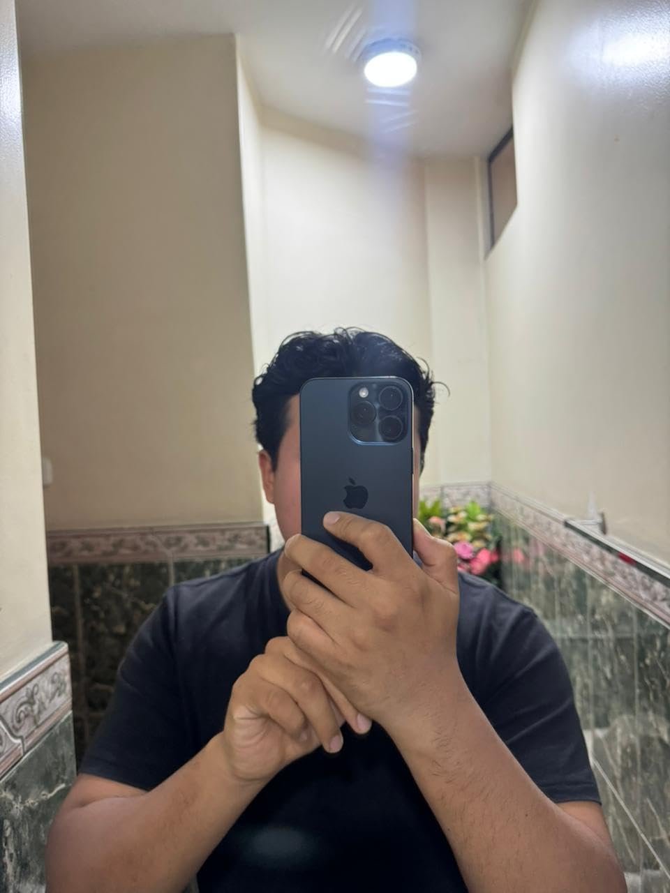 Apple iPhone 15 Pro Max, 512GB, Black Titanium - Unlocked (Renewed) - Customer Photo 2