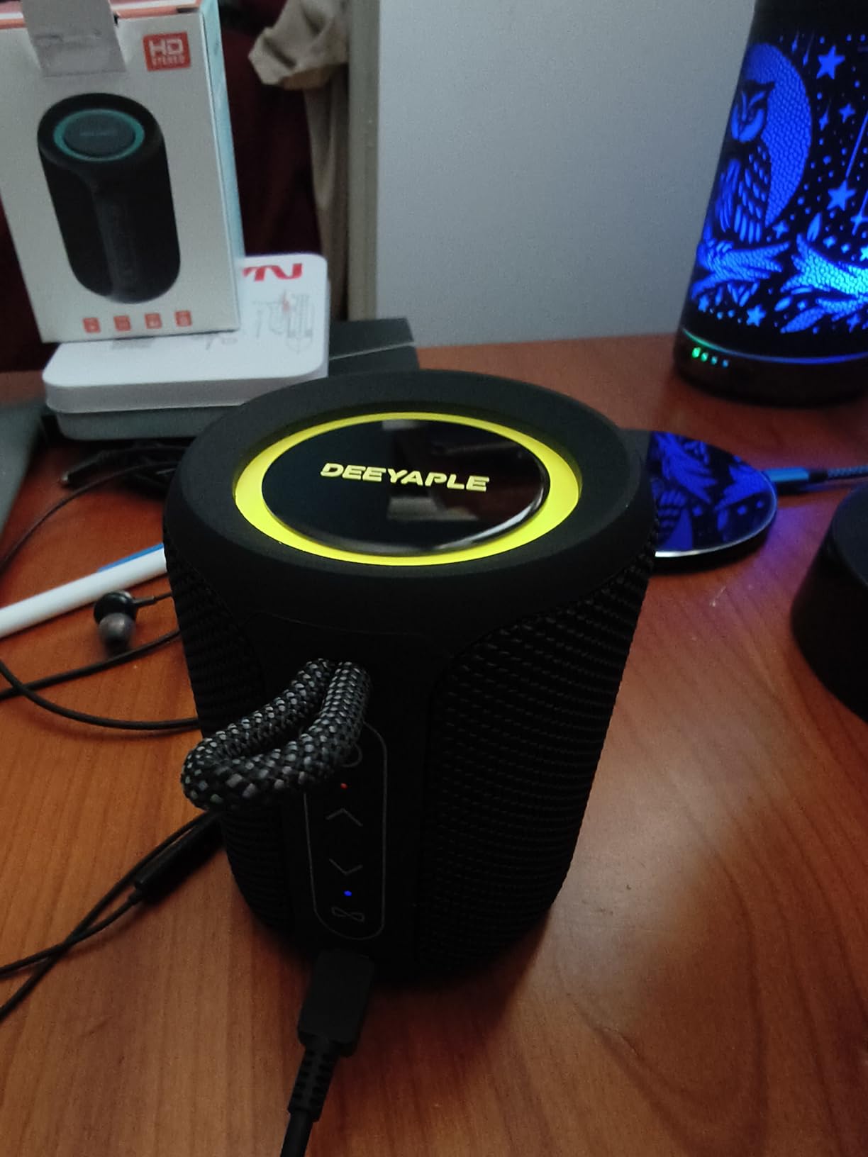 Bluetooth Speaker Wireless,IP67 Waterproof & Dustproof Portable Speaker with Lights,15W Loud Stereo Sound, 2500mAh Battery All Day Playtime, TWS Pairing, BT5.3, Home/Party/Outdoor/Beach (Black) - Customer Photo 4