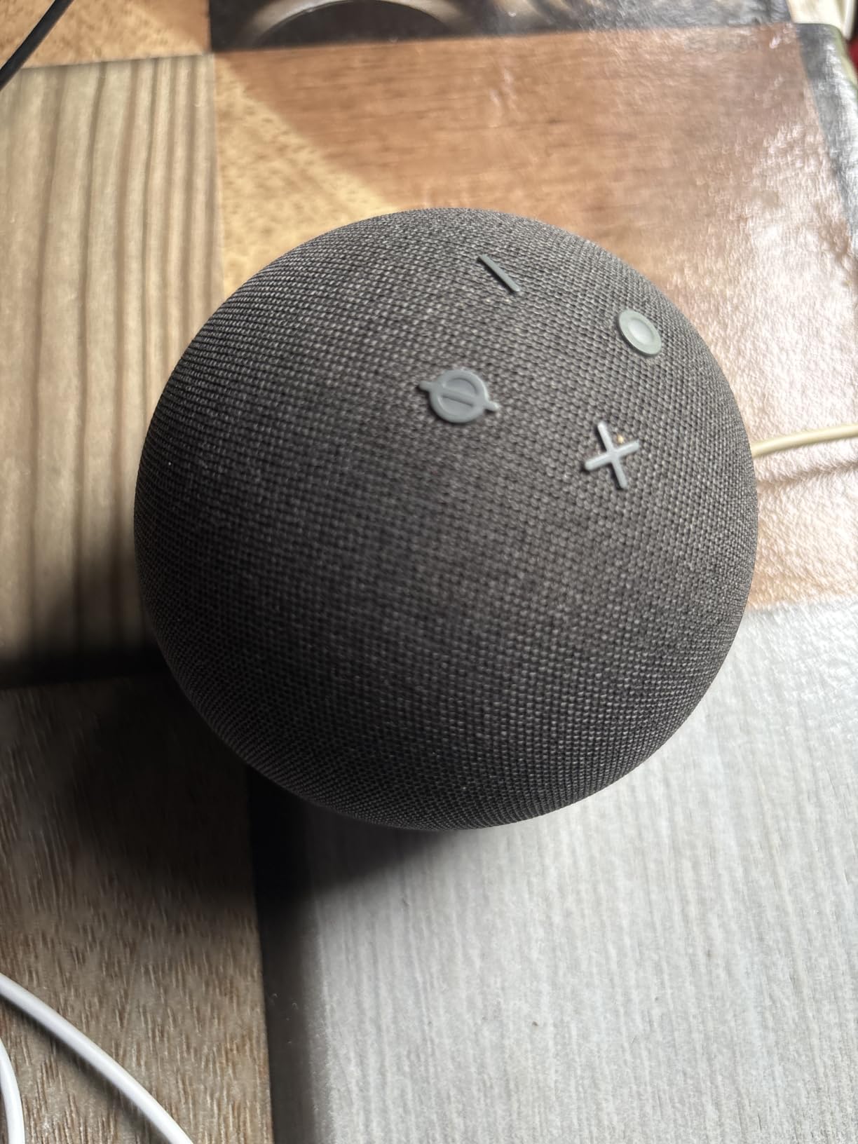 Echo Dot with Amazon Basics Smart Color Bulb - Customer Photo 1