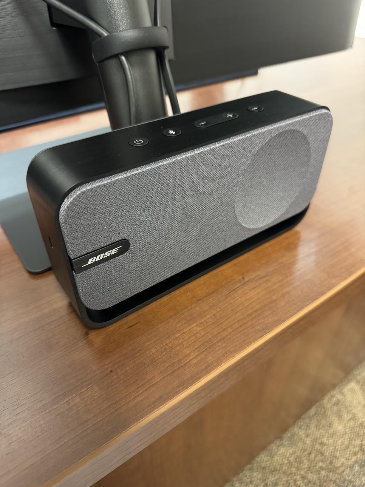 Bose SoundLink Home Speaker, Premium, Portable and Wireless Bluetooth Bookshelf Speaker, Up to 9 Hours Battery Life, Cool Grey - Customer Photo 1