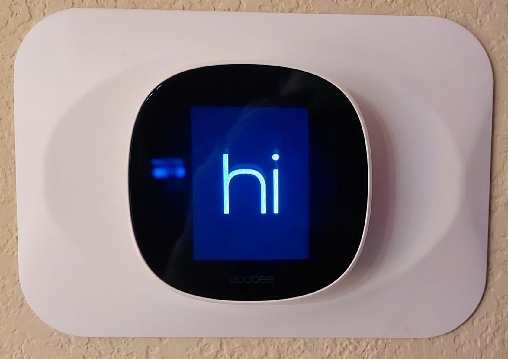 ecobee Smart Thermostat Essential - Energy Star Certified programmable Wi-Fi Thermostat - Works with Siri, Alexa, and Google Assistant Customer Review ecobee Smart Thermostat Essential - Energy Star Certified programmable Wi-Fi Thermostat - Works with Siri, Alexa, and Google Assistant - Customer Photo 1