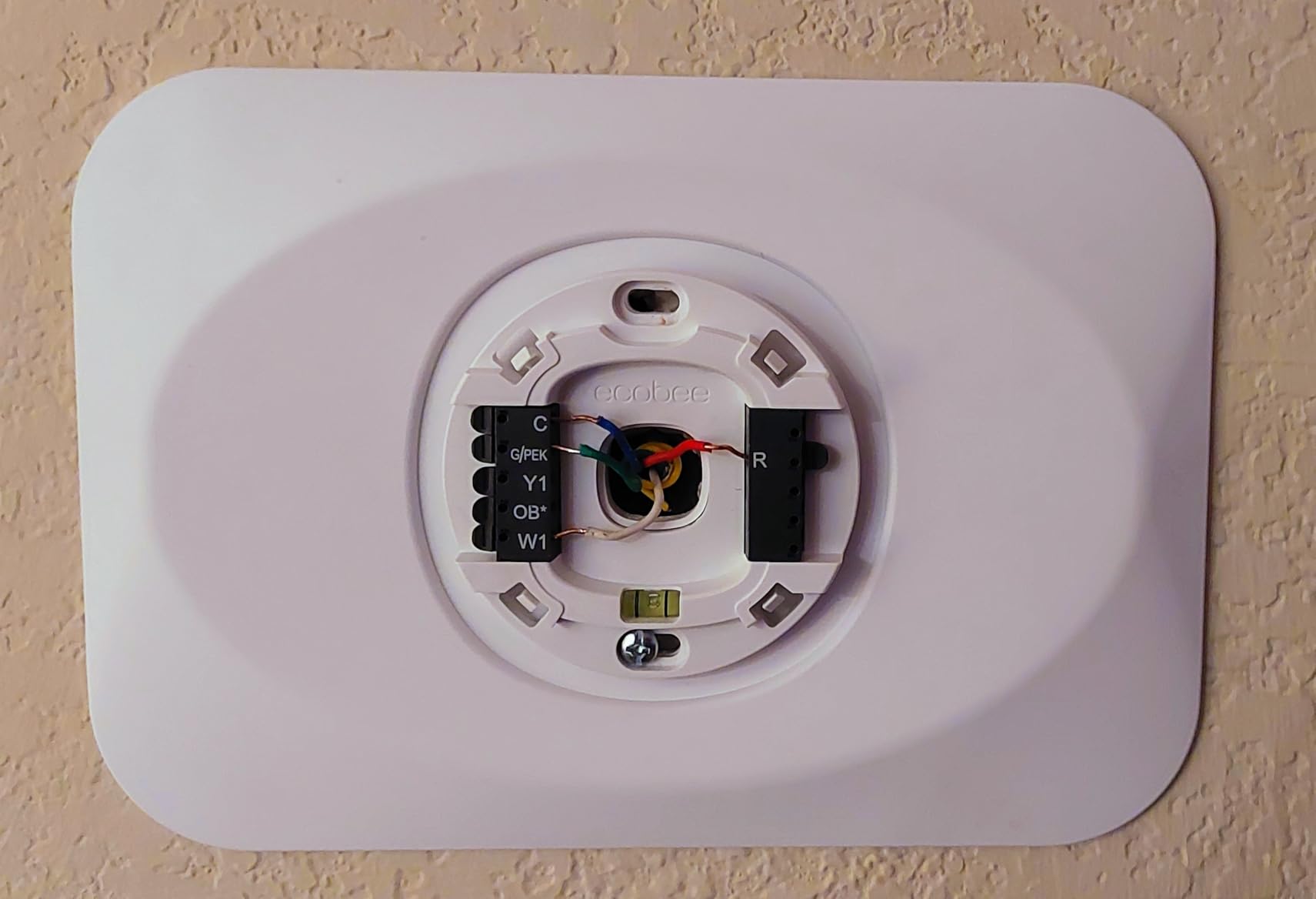 ecobee Smart Thermostat Essential - Energy Star Certified programmable Wi-Fi Thermostat - Works with Siri, Alexa, and Google Assistant Customer Review ecobee Smart Thermostat Essential - Energy Star Certified programmable Wi-Fi Thermostat - Works with Siri, Alexa, and Google Assistant - Customer Photo 2