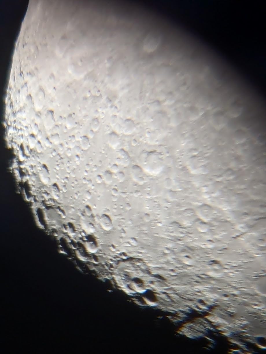 Celestron StarSense Explorer DX 130AZ App-Enabled Telescope - 130mm Newtonian Reflector with Smartphone Dock & StarSense App customer photo 2