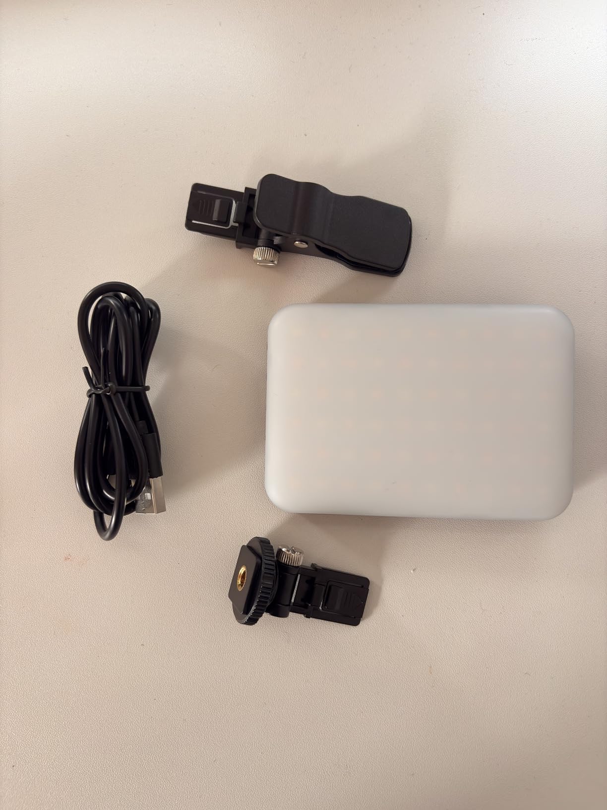 ALTSON 60 LED Portable Selfie Light Video Conference Lighting with Clip & Camera Tripod Adapter Rechargeable 2200mAh CRI 97+, 3 Light Modes customer photo 2